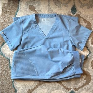 FIGS SET Heather indigo scrub top w motto pants